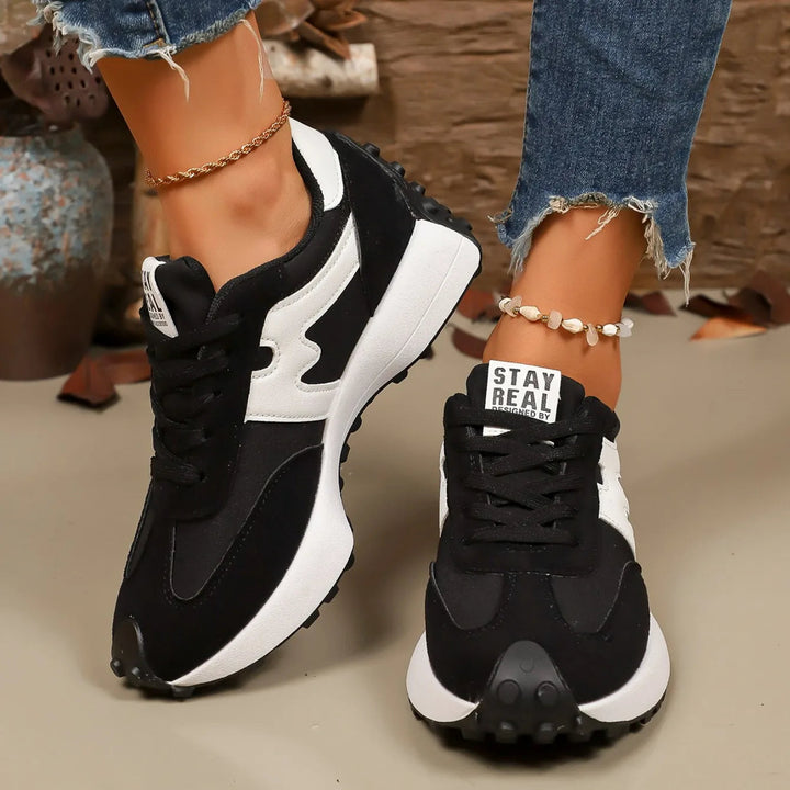 Women's fashionable platform sneakers, athletic design, perfect for daily trendy looks.