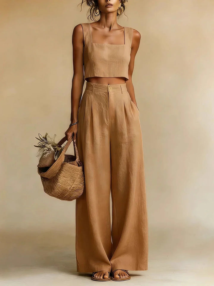 Soft, flowing women's palazzo set: a relaxed top paired with stylish wide-leg pants for ultimate comfort.