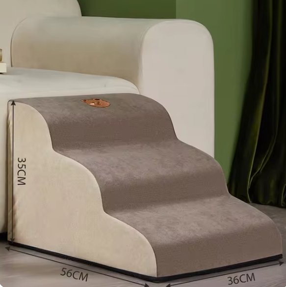 Pet steps with joint support for elderly dogs, offering safe and easy access to beds and sofas.