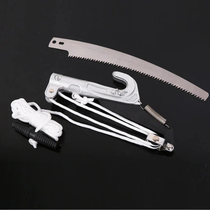 Efficient pole pruner with SK5 blade, perfect for pruning fruit trees and high branches in any garden.