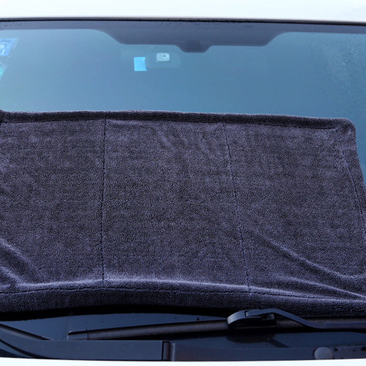 Soft, absorbent twist pile microfiber cloth, ensures a spotless finish on vehicles