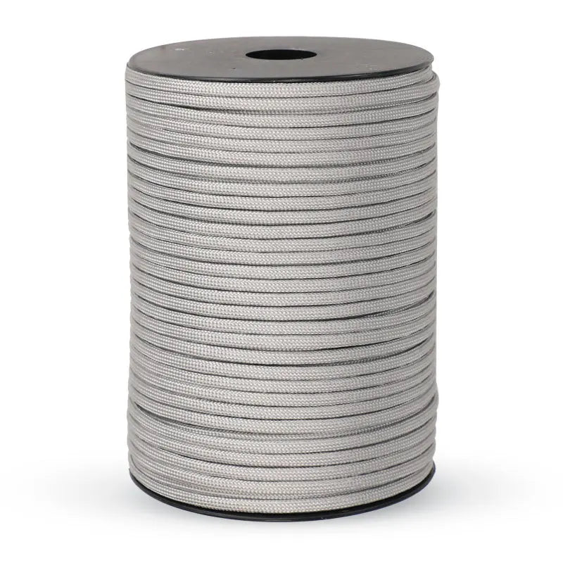 Multi-purpose 9-strand 550 paracord rope, ideal for outdoor survival, camping, and DIY crafts projects.