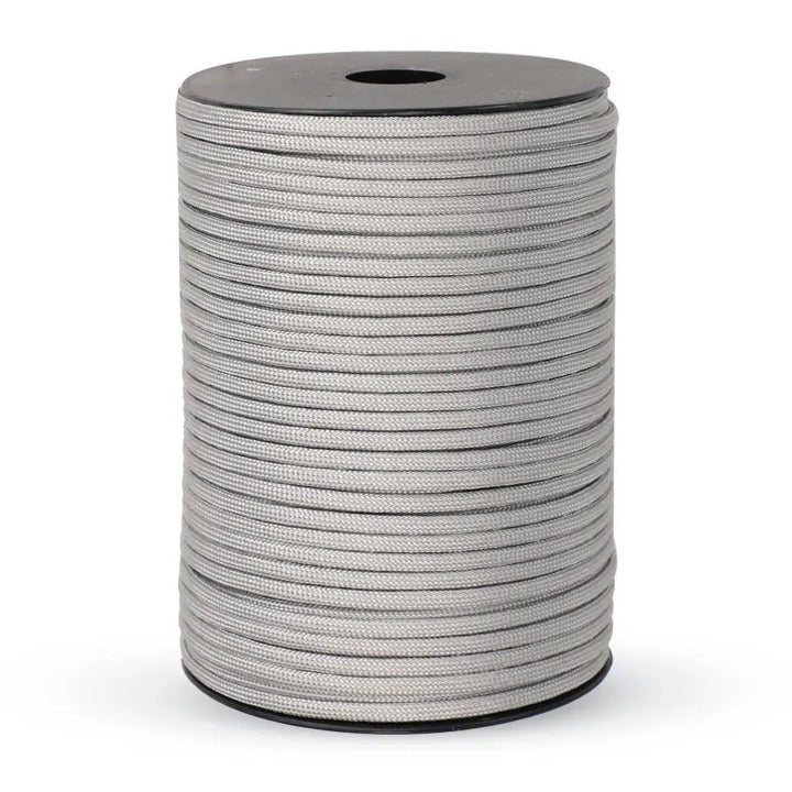 Multi-purpose 9-strand 550 paracord rope, ideal for outdoor survival, camping, and DIY crafts projects.