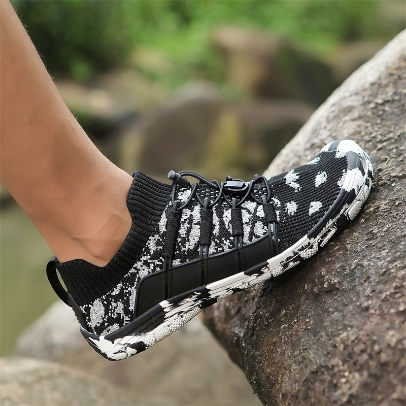 Unisex Auron barefoot sports shoes, non-slip sole for natural movement, ideal for training & fitness.