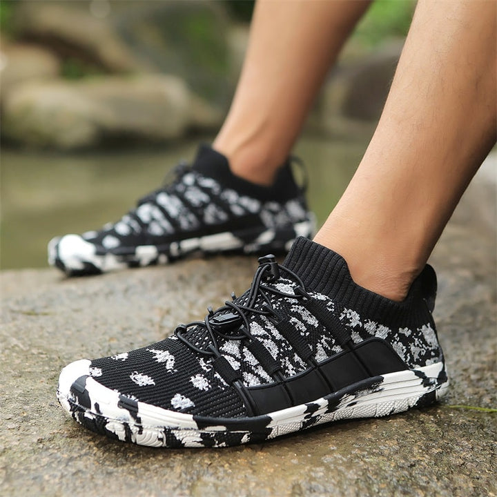 Flexible Auron minimalist athletic footwear, non-slip sole, unisex design for natural movement & outdoor.