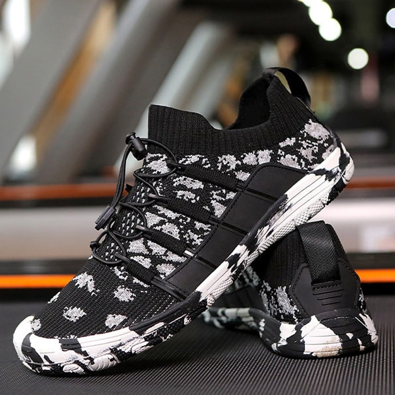 Flexible minimalist athletic footwear, Auron unisex sports shoes, quick-dry & non-slip for outdoor activity.