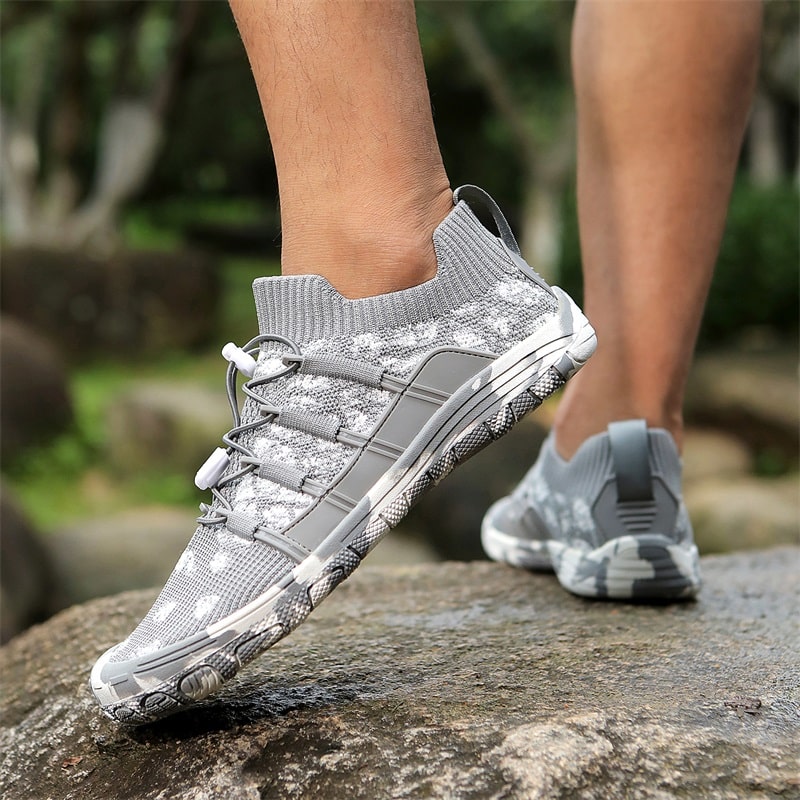 Comfortable & flexible Auron barefoot shoes, non-slip sole for versatile sports and natural movement.