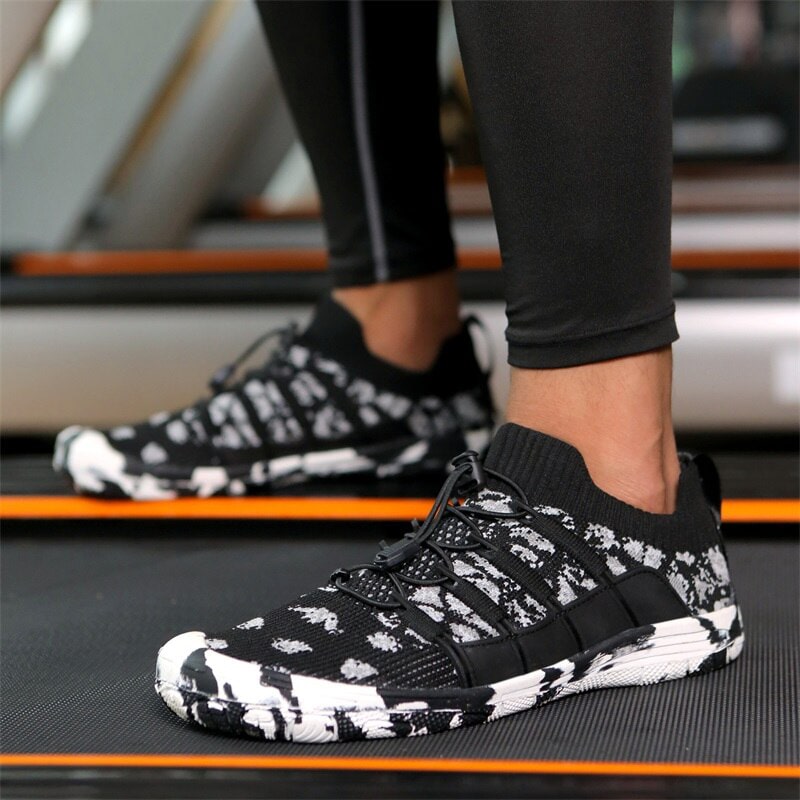 Posture support Auron barefoot sports shoes, non-slip sole for natural movement, comfortable & flexible.