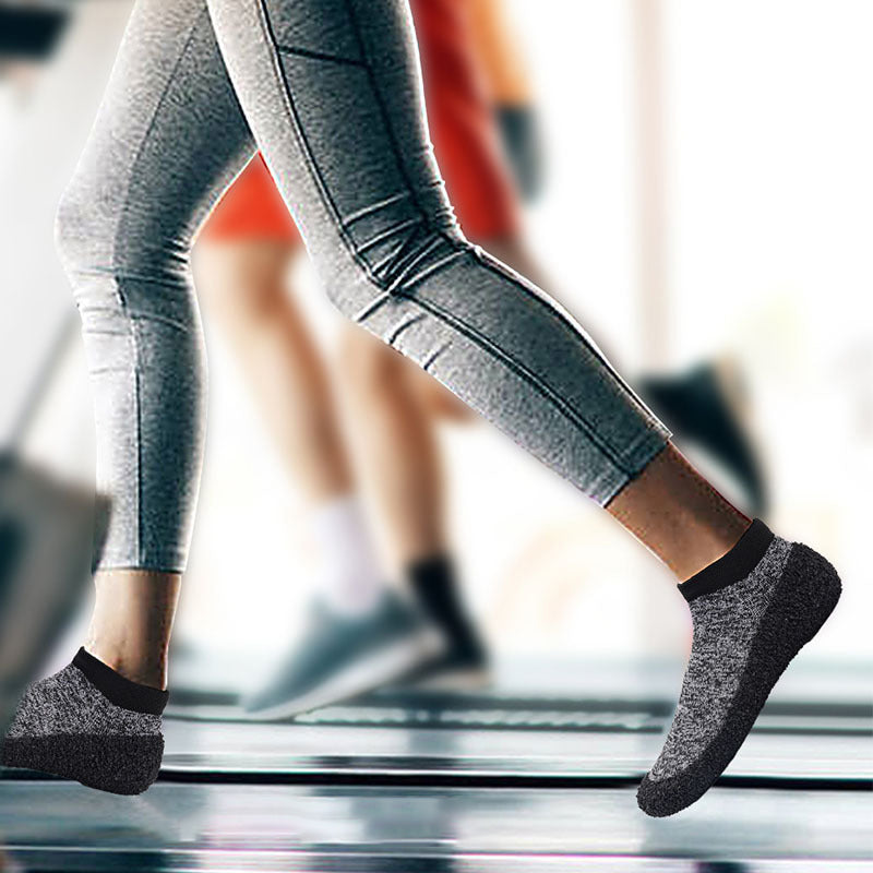 Aqua fitness socks with grip sole, enhancing performance in water sports and exercises.