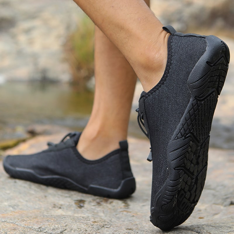 Athletic unisex barefoot training shoes with excellent grip. Perfect for gym & natural movement.