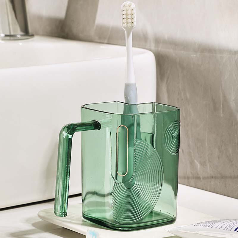 Bathroom hygiene solution: a gargle cup with a smart integrated toothbrush holder for easy access