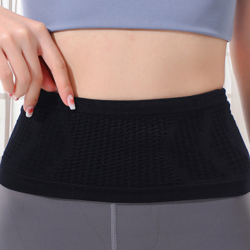 Detail of the breathable mesh backing on a unisex running belt, ensuring comfort during workouts.