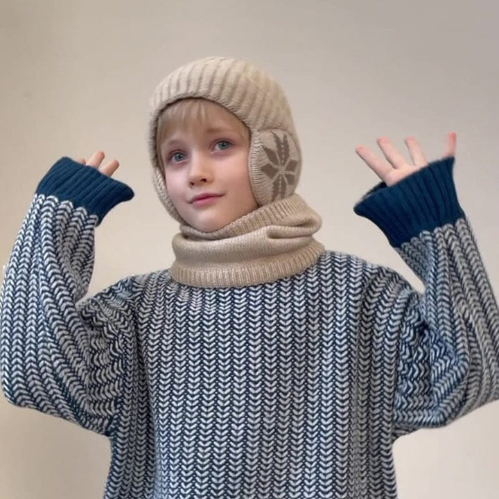 Unisex green knit beanie and scarf set, fleece lined, designed for ultimate winter comfort