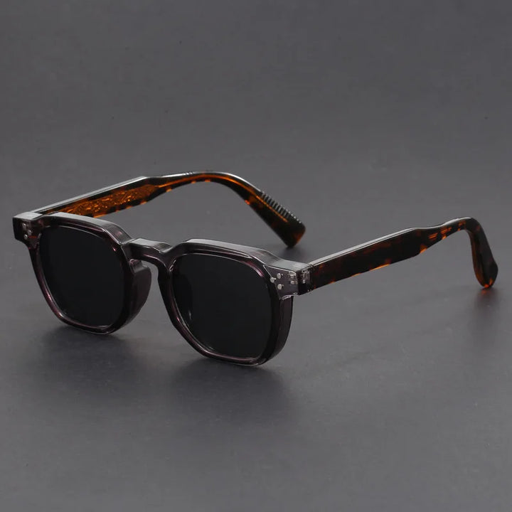 Unisex bold edge square sunglasses in black acetate with UV protection, front view fashion eyewear.