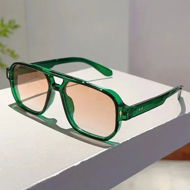 Fashionable rectangular UV400 sunglasses, perfect for any unisex style