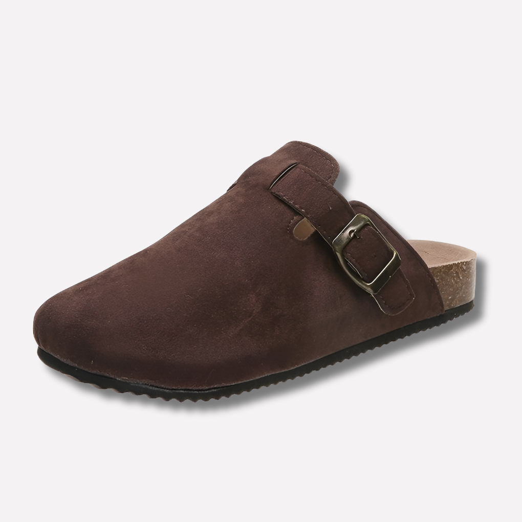 Unisex brown comfort slip-on clogs for everyday wear, featuring cozy design and versatile indoor/outdoor practicality.