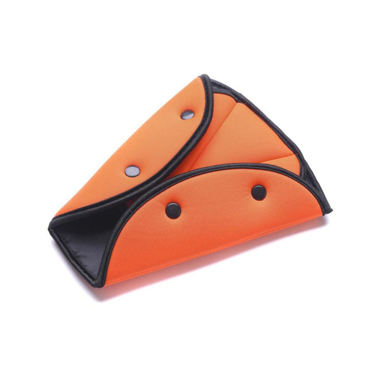 Travel essential: unisex car seat belt adjuster ensuring safe & comfortable rides for all ages.