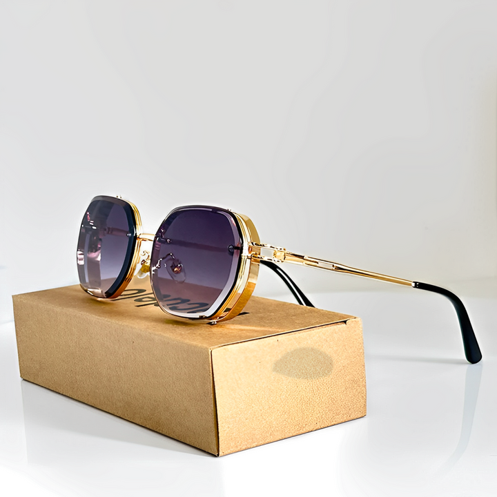 Stylish unisex aviator sunglasses. Classic design with UV400 protection, perfect fashion accessory.