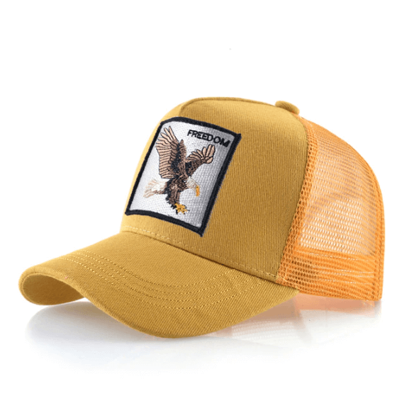 Sporty unisex baseball cap, adjustable, with a distinctive eagle motif for fashion & sun.