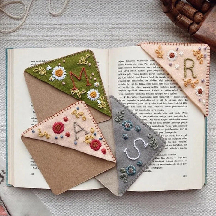 Unisex hand-embroidered corner bookmark with initial, felt, unique reading gift, personalized book accessory