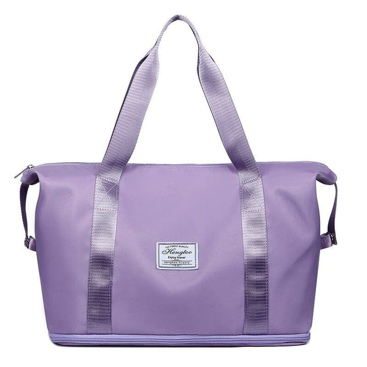 High-capacity duffel bag that fits airline carry-on regulations, convenient and functional