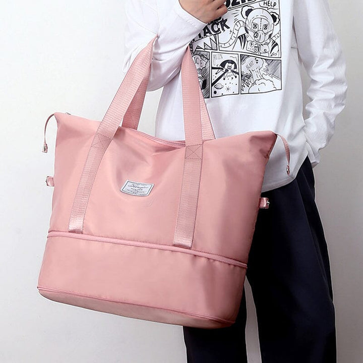 Versatile travel bag with handles and shoulder strap, suitable for men and women