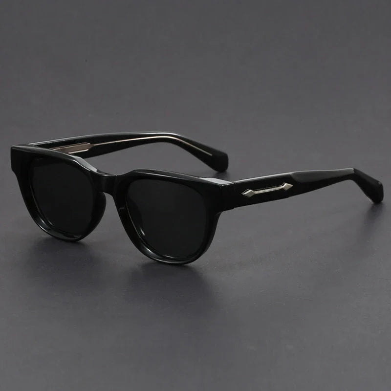 Everyday fashion: Unisex square frame sunglasses, comfortable and stylish eyewear
