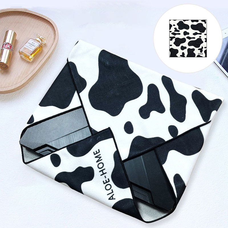 Unisex multifunctional storage pouch made of woven fabric, ideal for cosmetics and travel essentials.
