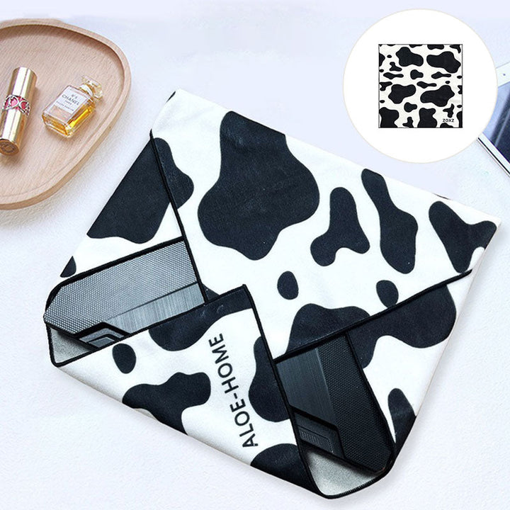 Unisex multifunctional storage pouch made of woven fabric, ideal for cosmetics and travel essentials.