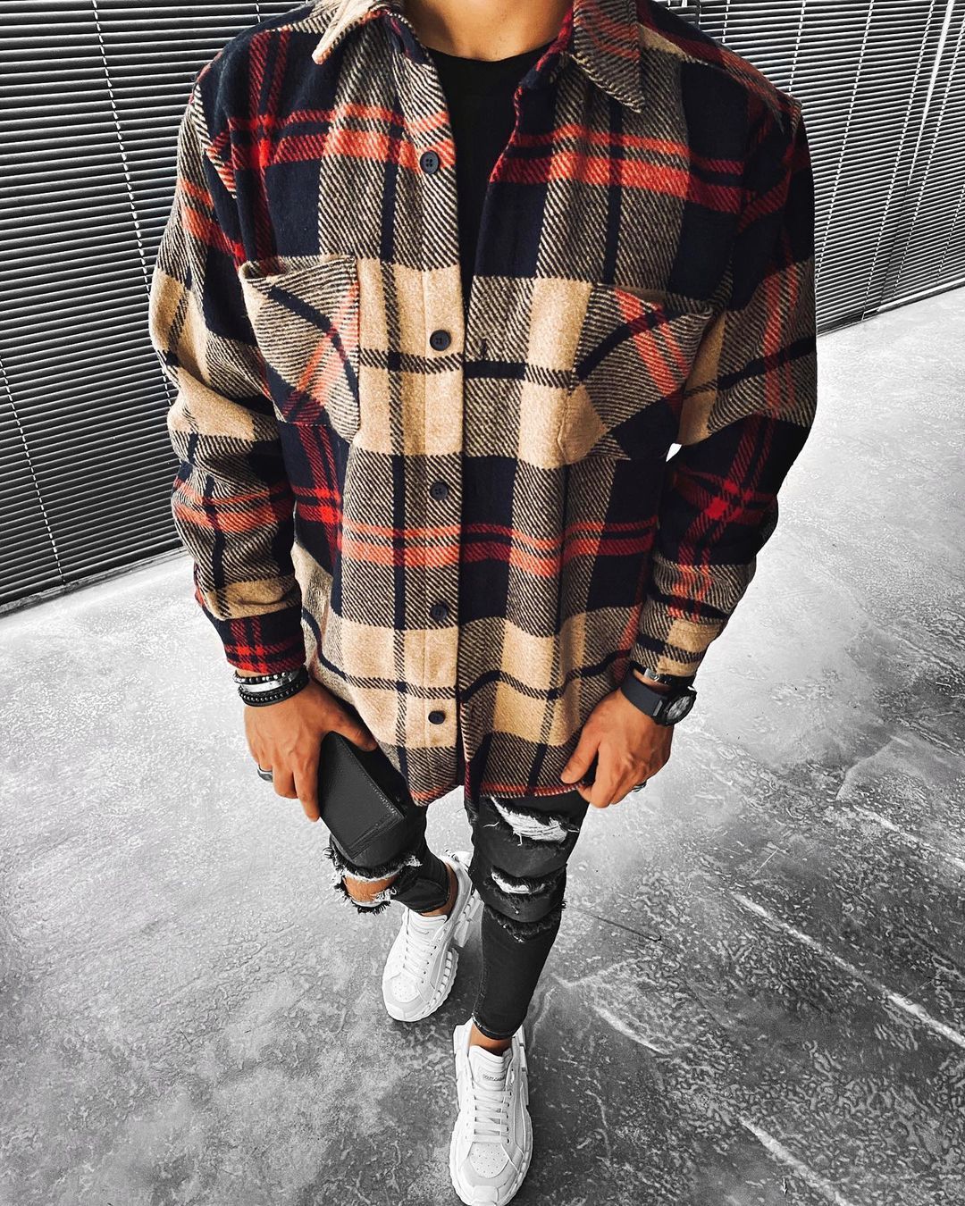 Unisex oversized checkered long sleeve shirt. Modern relaxed fit for casual comfort & fall fashion.