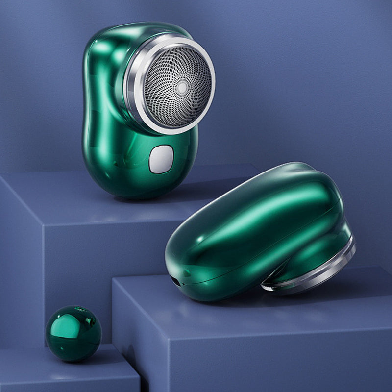 Compact electric razor, rechargeable, ensures a smooth shave wherever you are