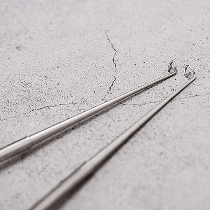 Durable fishing gear: Quick release hook remover made for reliable and fast operation.
