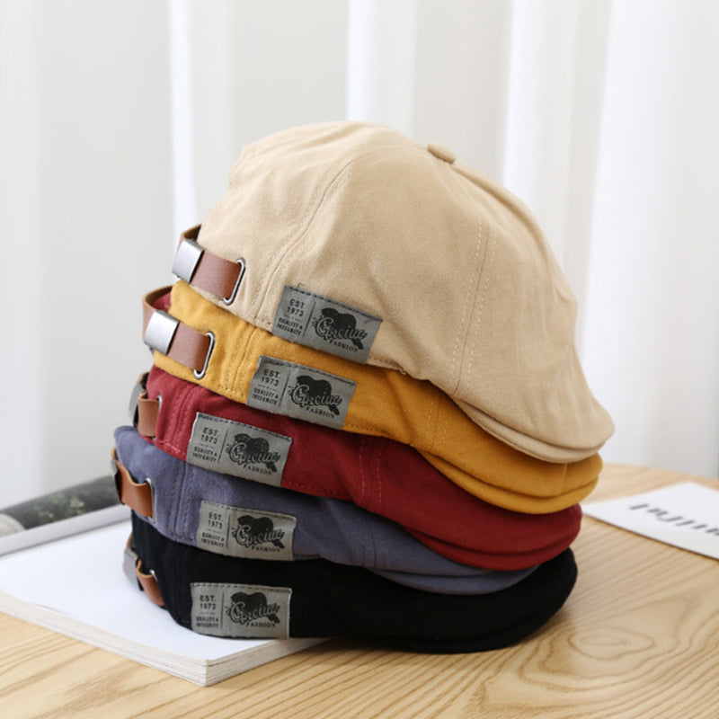 Vintage-style beret cap made from soft cotton, suitable for both men and women.