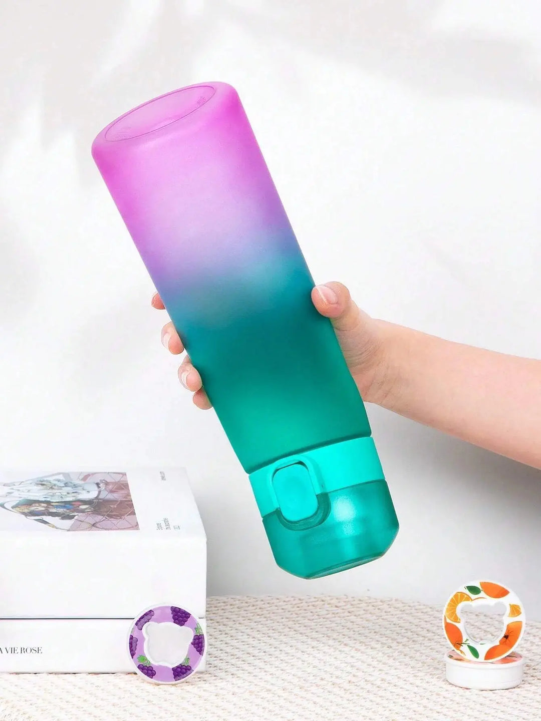 Healthy hydration: 0.65L flavored water bottle with scent technology. No sugar, just fruit taste.