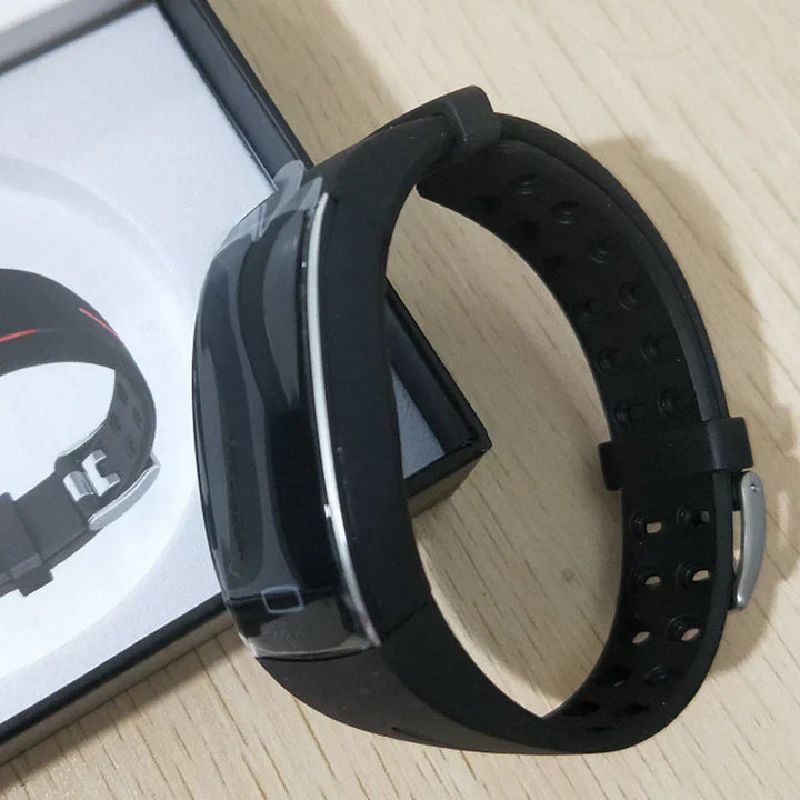 Unisex smart watch for blood pressure & heart rate monitoring. Intelligent health and wellness daily device.