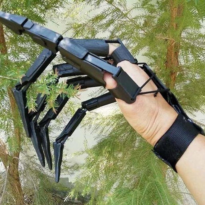 Gothic-style articulated skeleton fingers, great for a Halloween party costume