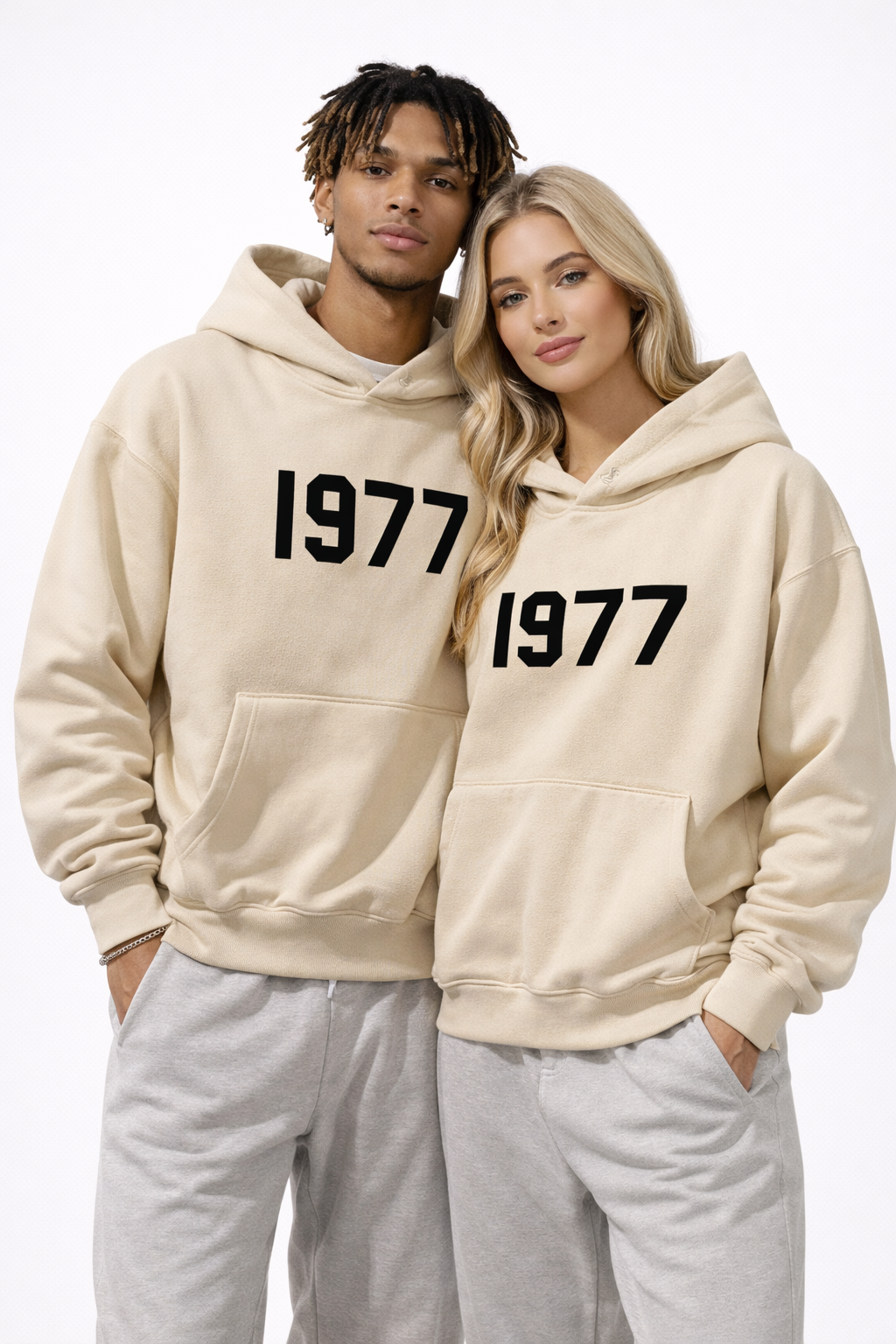Unisex streetwear hoodie with vintage 1977 print, raglan sleeves & kangaroo pocket.
