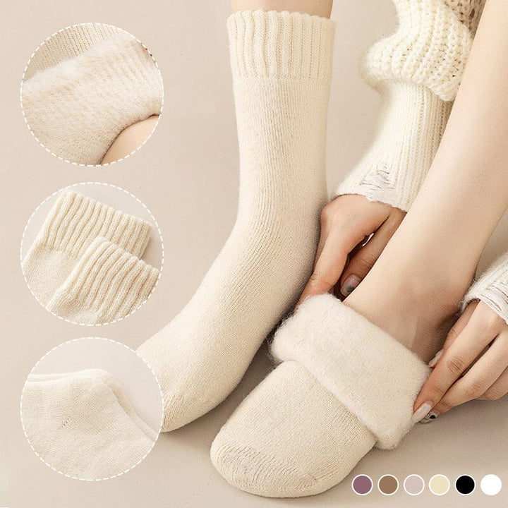 Pair of gray Unisex Thermal Winter Socks, heavy duty for winter sports, insulated warmth