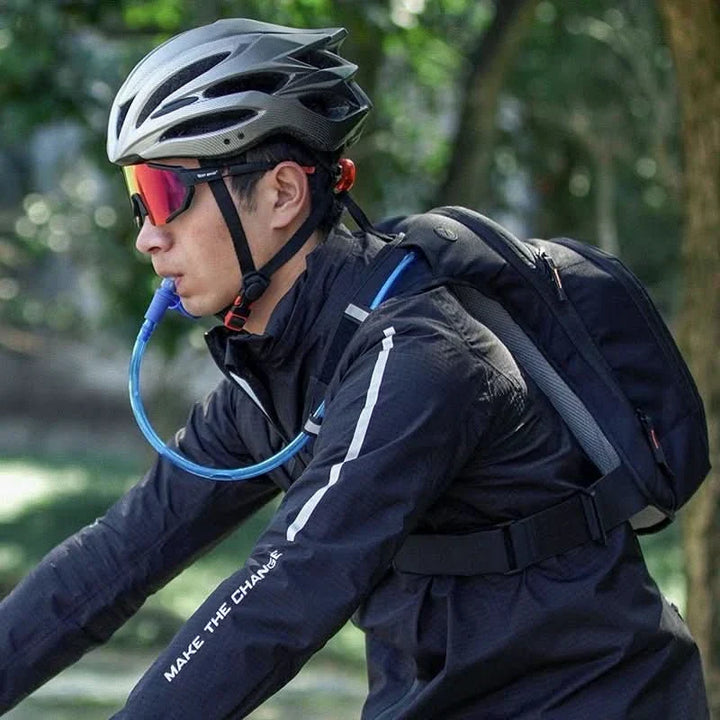 Lightweight unisex 10L hydration backpack for cycling adventures. Comfortable, slim design for active outdoor sports.