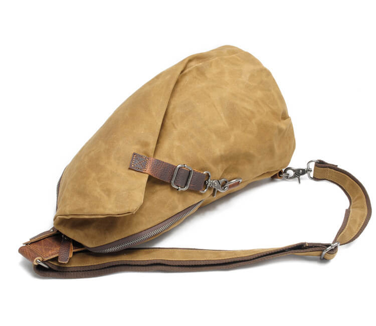 Comfortable unisex crossbody bag made of water-resistant canvas, with secure anti-theft pocket.