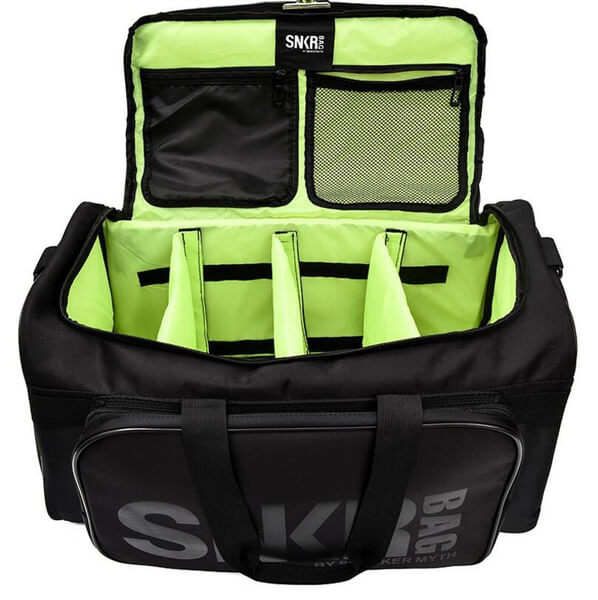 Sports gear travel bag, water-resistant. Ideal for athletes to carry shoes, uniforms & equipment. Unisex.