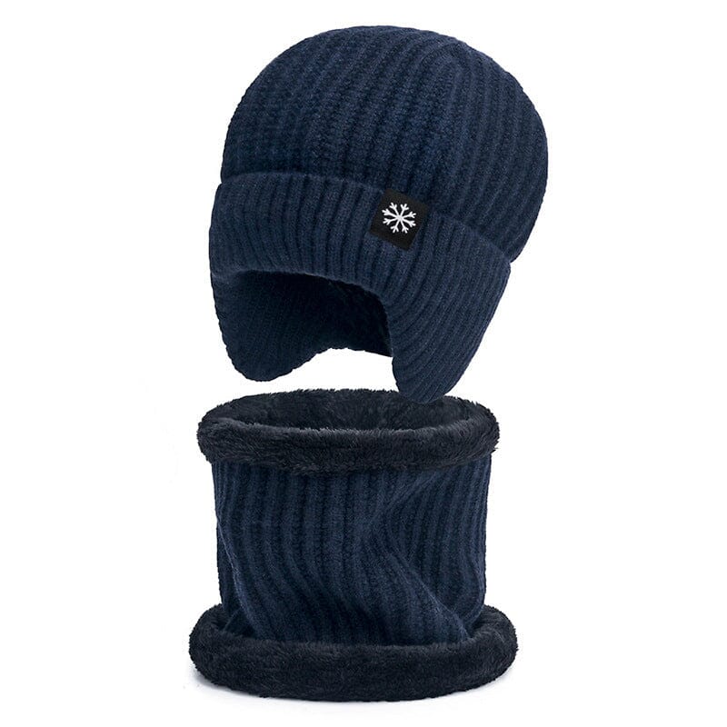 Accessory set for winter: knit beanie and scarf with a cozy fleece lining, perfect for gifting