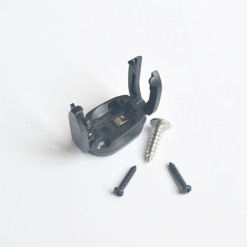 Compact and handy golf ball picker, universally compatible with most putter models.