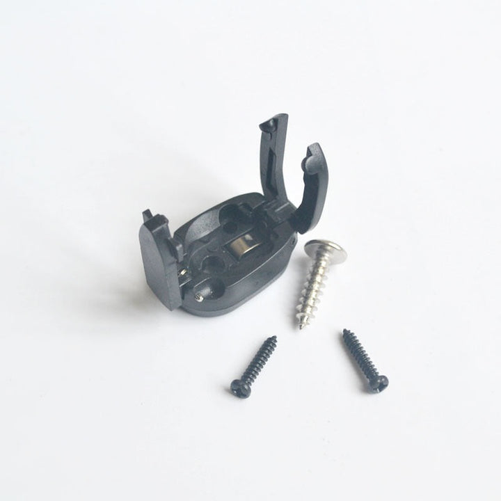 Compact and handy golf ball picker, universally compatible with most putter models.