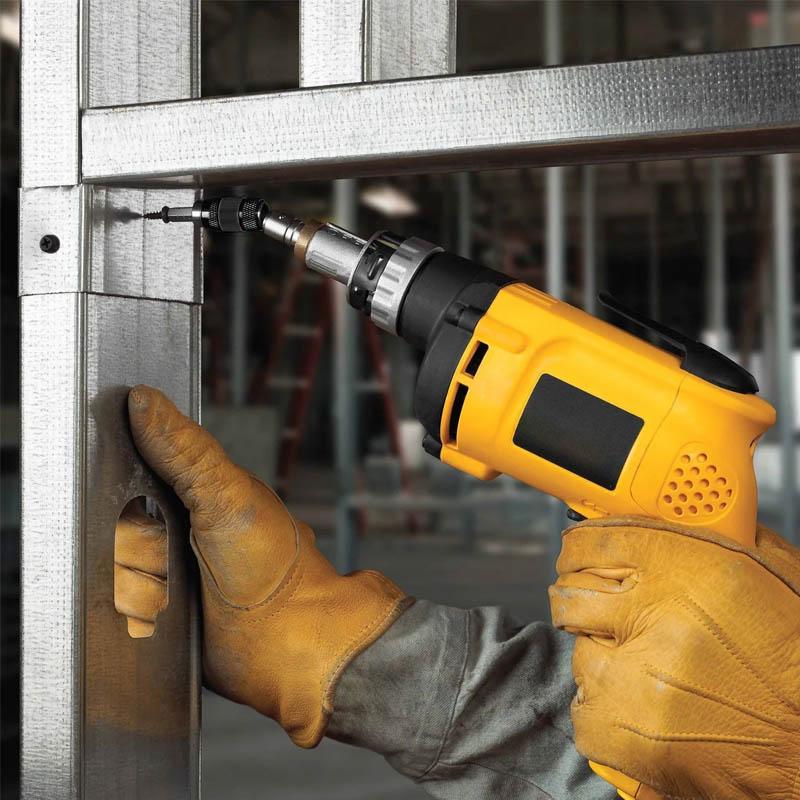 Universal Pivoting Magnetic Bit Holder for impact driver, ideal for tight spaces in construction & DIY projects