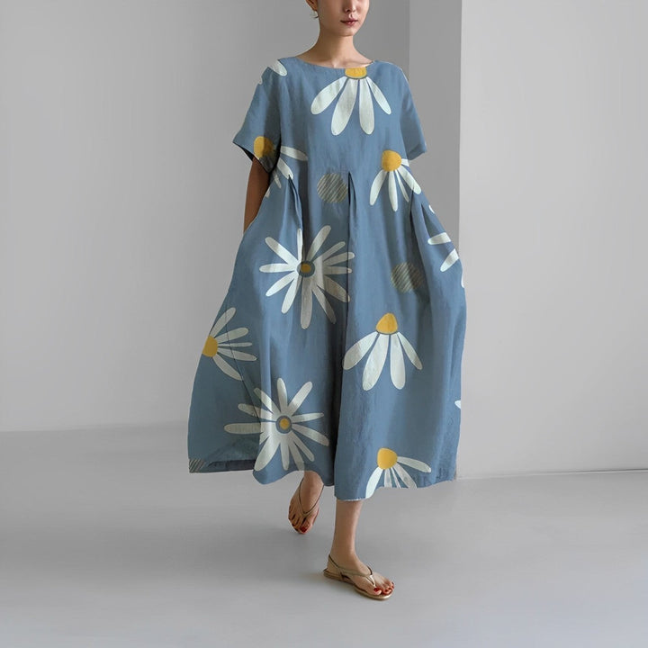Comfortable women's vibrant floral maxi dress, an easy-to-wear piece for any season.
