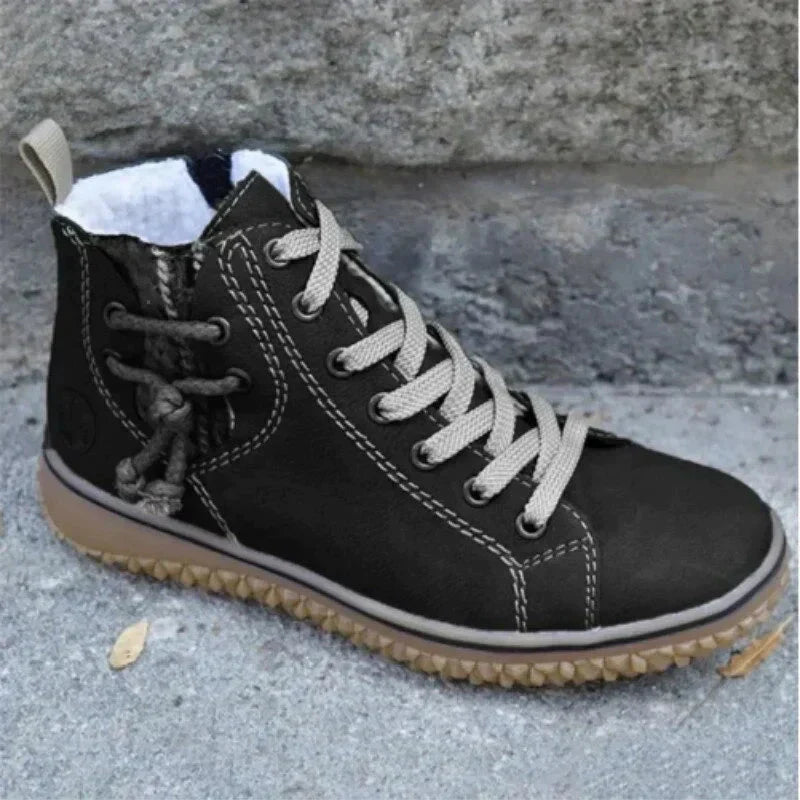 Warm unisex vintage snow boots with non-slip sole; durable winter footwear for men & women's outdoor use.