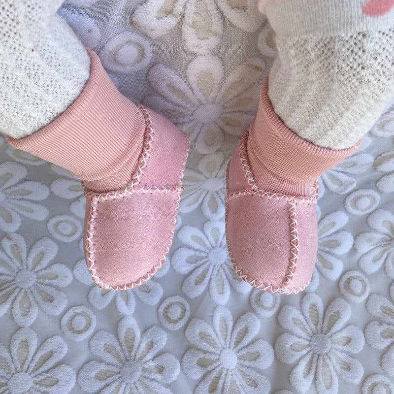 Cozy, warm baby sock shoes: fleece lined design for infant comfort, anti-slip