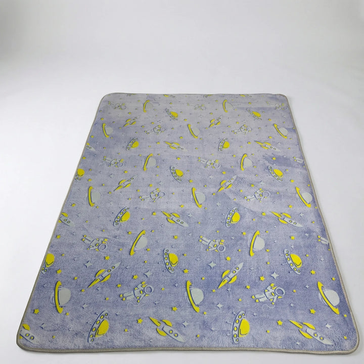 Soft, cozy star pattern area rug with a unique wave design, enhancing bedroom or living room decor.