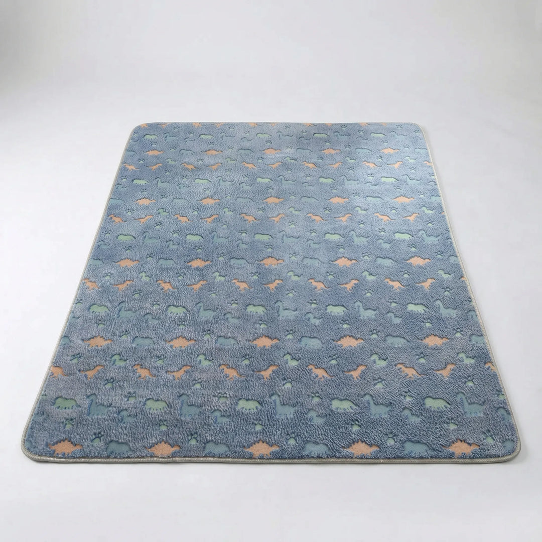 Accent area rug featuring a charming star pattern and subtle waves, enhancing whimsical home decor.